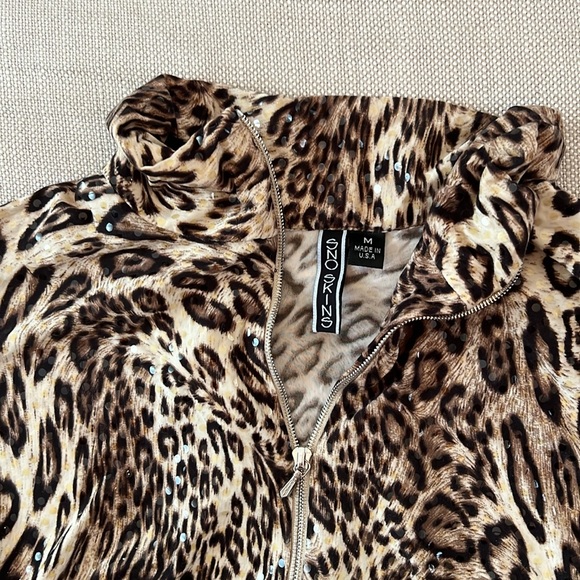 Sno Skins women’s base layer. Leopard - Picture 2 of 4